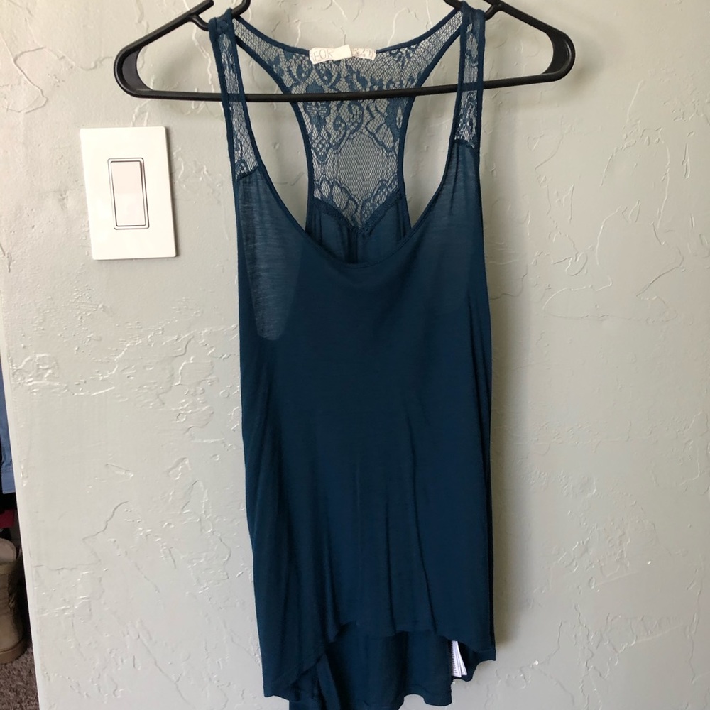 2/$6⭐️
3/$10
Forever 21 Lace tank